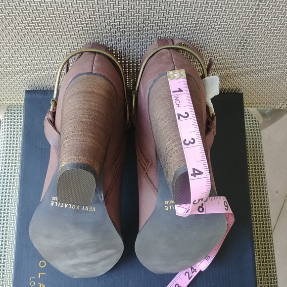 COPY - Very Volatile Brown Ankle Booties size 7 - Picture 4 of 10